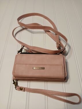 case-mate Blush Pink Crossbody Wallet & Wristlet